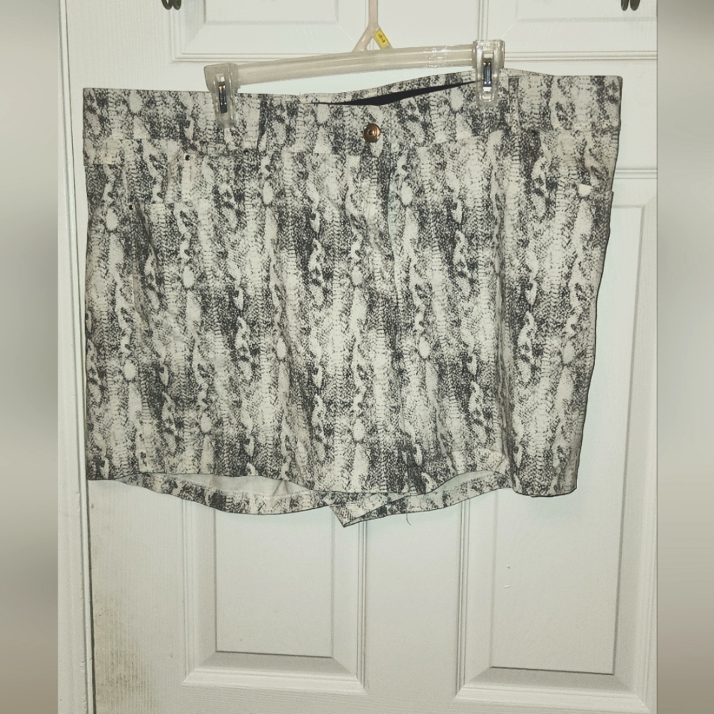 Plus size animal print shorts